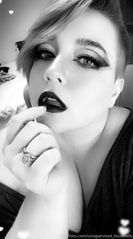 unsupervised housewife modèle magnifique des photos