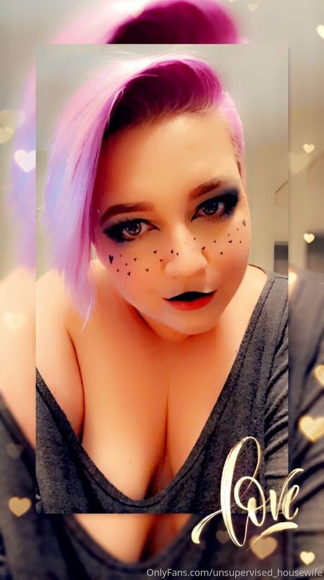 unsupervised housewife actrice photo