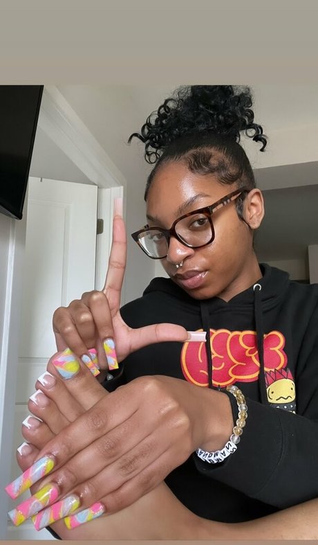 Ms Hazel Marie art modèle images