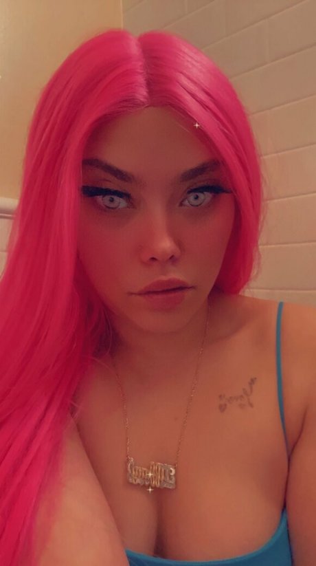 lolaslimm actrice artistique image