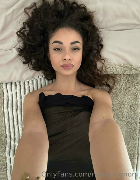 Naomi Vignomi sexe star du porno photos