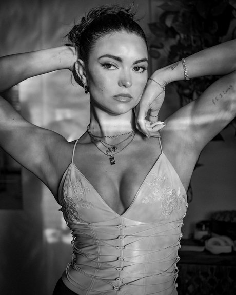 belle-fille onlyfans chaud exclusif galerie