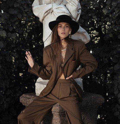 radmilasad étoile de l'art collection