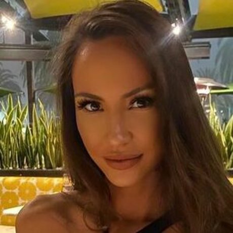 Denae Nickelle modèle porno collection