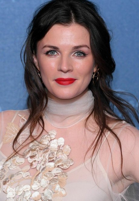 Aisling Bea actrice artistique galeries