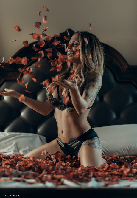 Kristen Strout haut modèle img