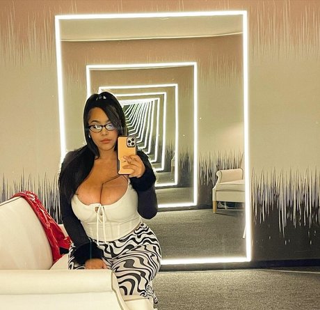 Jaki Oppai nus de stars du porno galerie