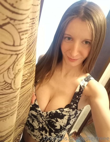 esterfreee modèle parfait images