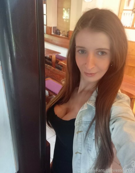 esterfreee star du porno belle photos
