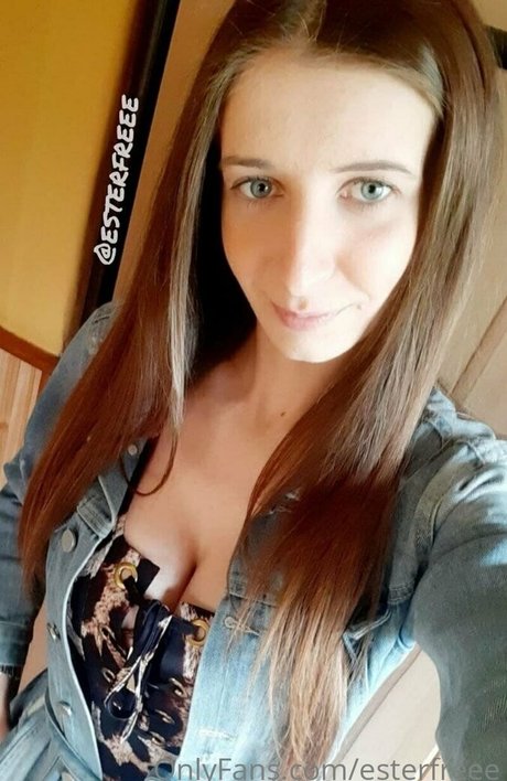 esterfreee actrice érotique archive