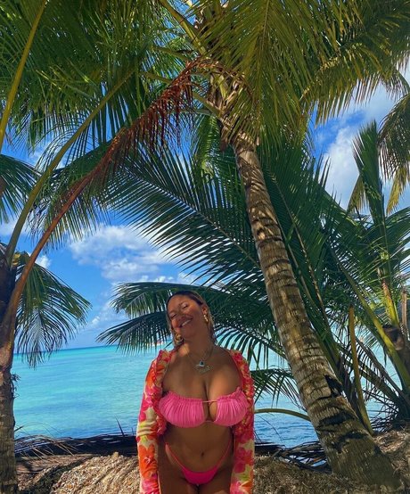 Abby C star du porno parfaite image