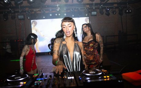 babylizz92 star du porno belle img