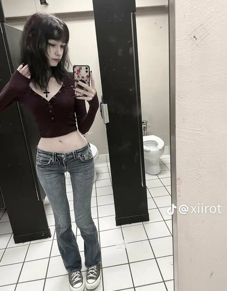 XiiRot modèle porno galeries