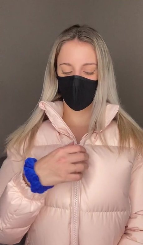 Kiera Young star du porno chaude image