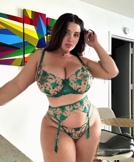 Vyeta Mustafina modèle magnifique photo