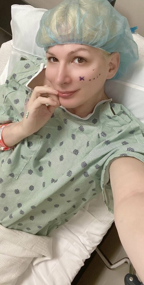 Jamie French modèle hd img