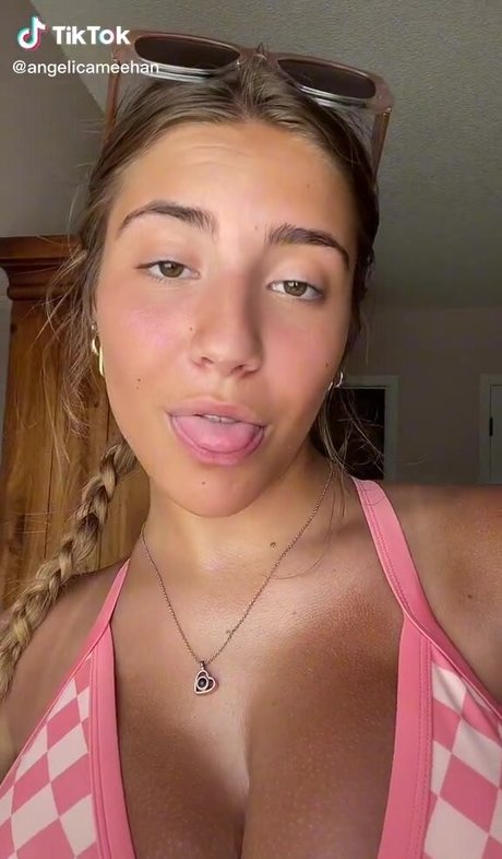 Angelica Meehan modèle hd images