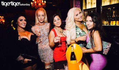 Yasmin Disney étoile de l'art photos