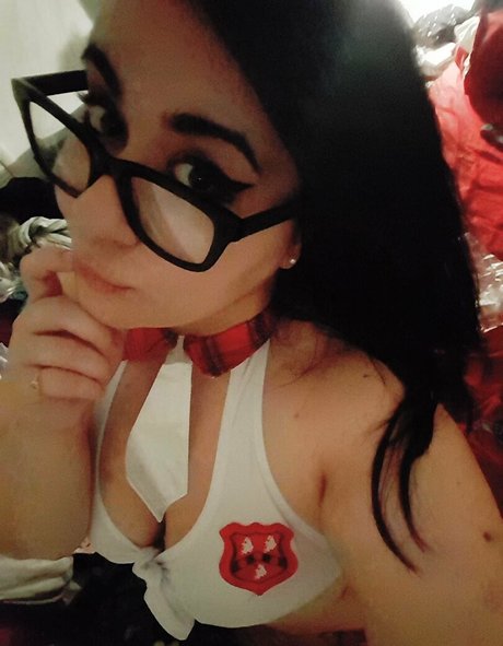 brune petite onlyfans nu de haute qualité images