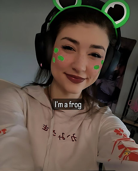 Wolfabelle nus étoiles galerie