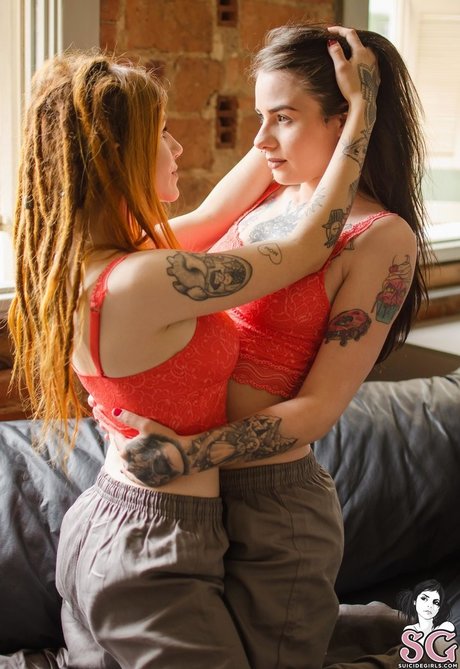 Nathi Suicide modèle joli photos