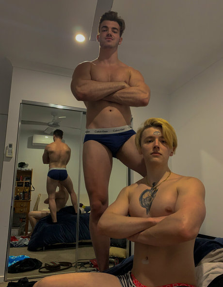 bradcockpitt modèle érotique img