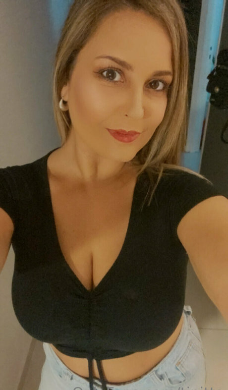 tinitta actrice de grande qualité des photos