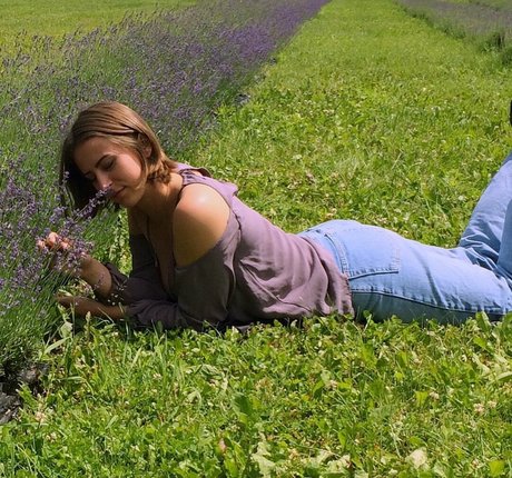 Taylor Francis modèle pornographique galeries