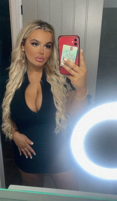 Kayleigh Thomsen star du porno gratuite image