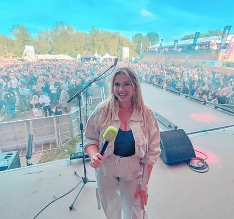 Sensi Lowe belle star du porno image