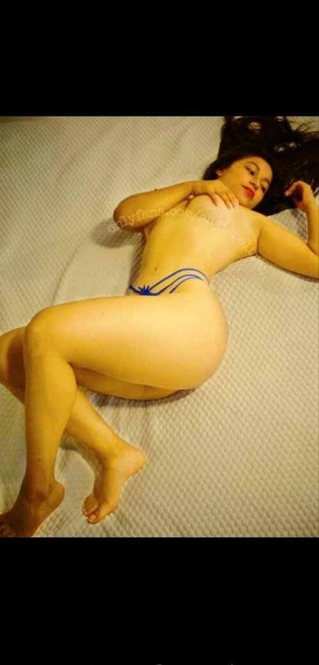 Angiebeltran99 modèle sexy images
