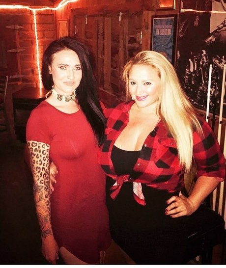 BlondiePomie star exclusive images