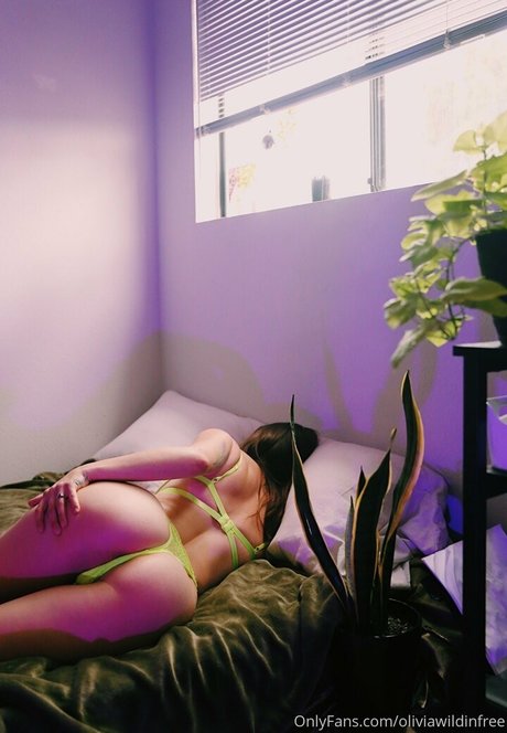 oliviawildinfree star du porno en haute qualité image