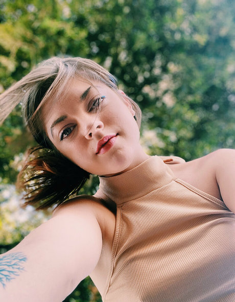 oliviawildinfree actrice chaude photo