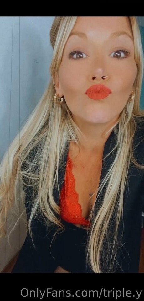 triple y étoile nue galerie