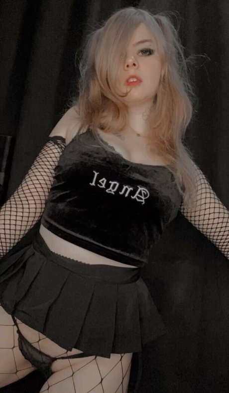 Kikiyou modèle nu photo