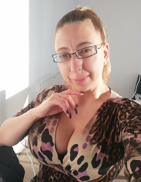 Aurica Velcota modèle porno archive