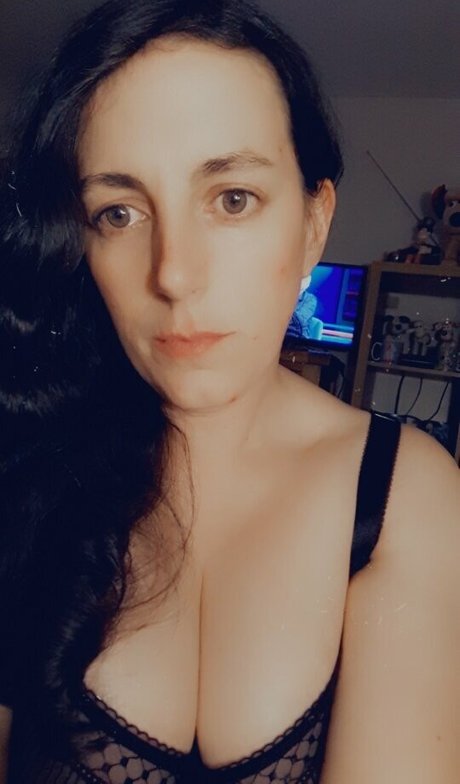 Piella Bakewell actrice exclusive img