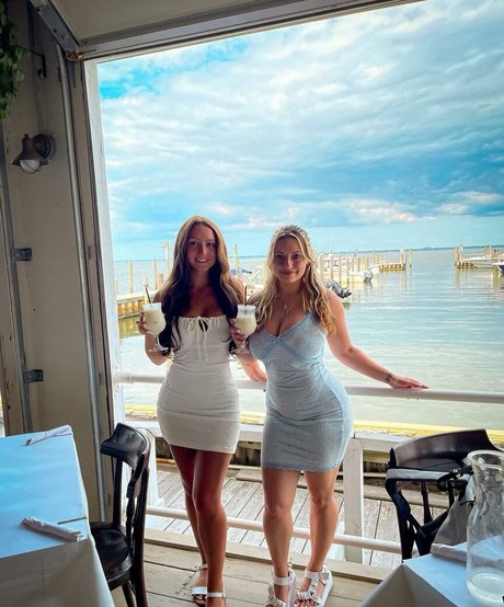 Ali Cortese modèle sexy image