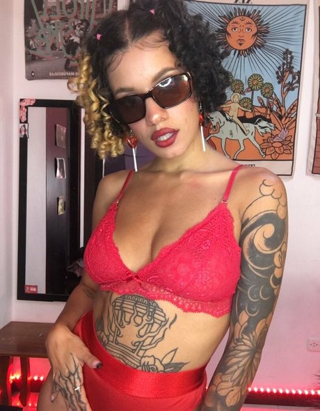 menasaurio free actrice artistique photos