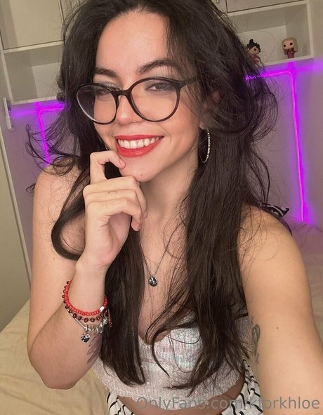 kforkhloe actrice nue galeries