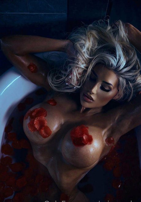 miarosebx actrice pornographique image