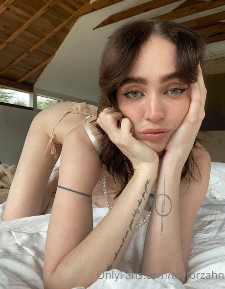 taylorzahn actrice hd des photos