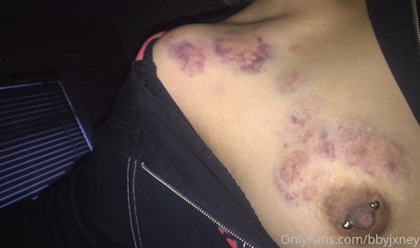 bbyjxney_ modèle adulte images