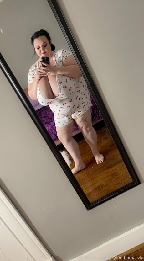 peytonthomasvip star du porno gratuite images