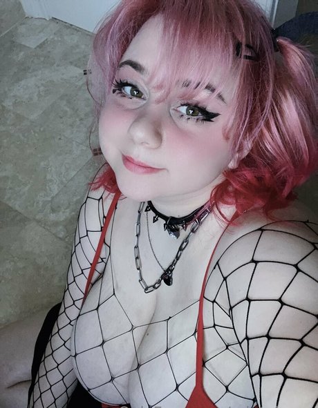 petits seins potelés onlyfans assez chaud des photos