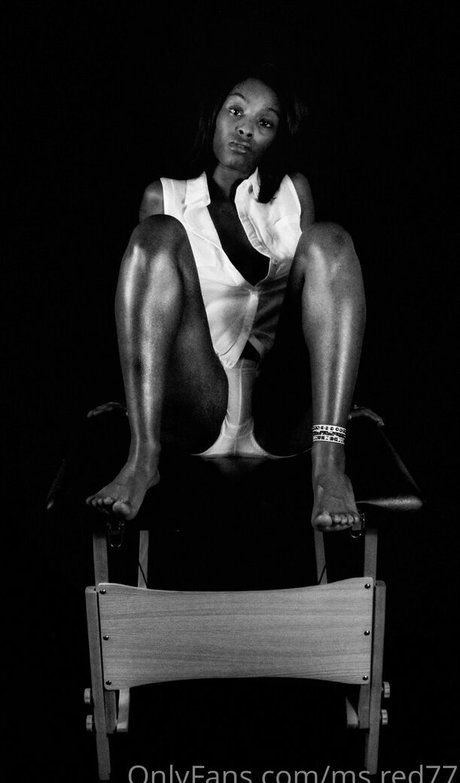 ms red77 actrice de nus galerie