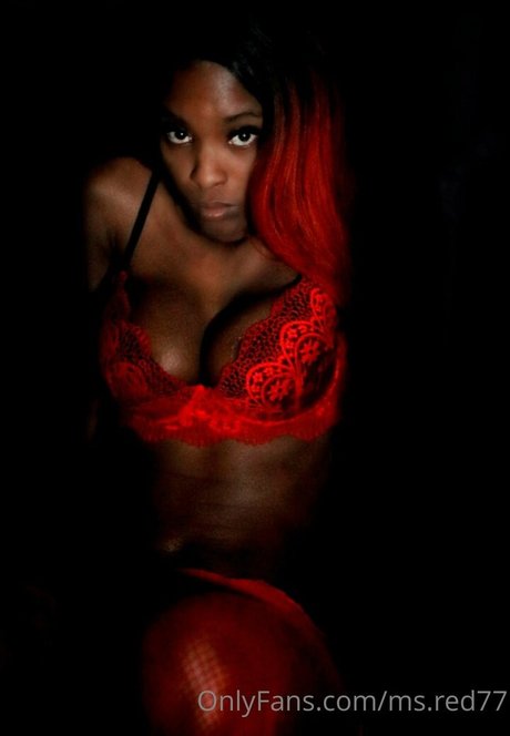 ms red77 star érotique image