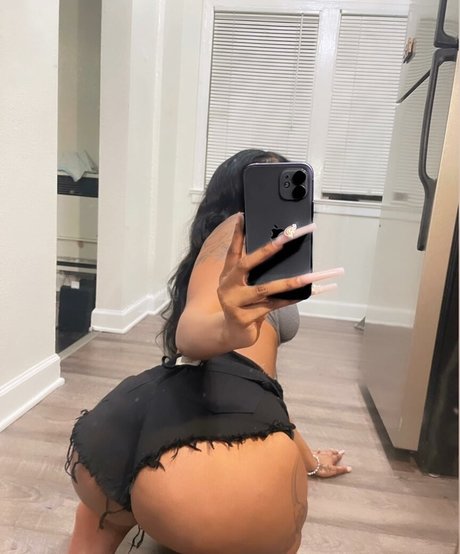 Sharondaduhdon modèle magnifique des photos