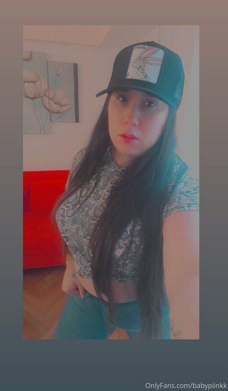 babypiinkk modèle joli photo